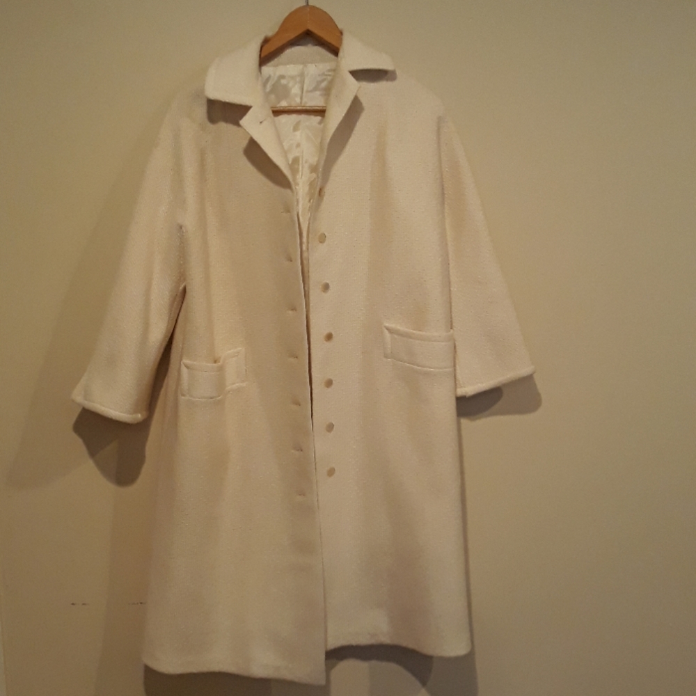 ❤I.L.G.W.U off white coat